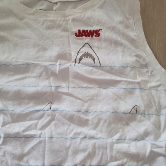 "Jaws" Shark Muscle Crop Tank - Picture 1 of 7